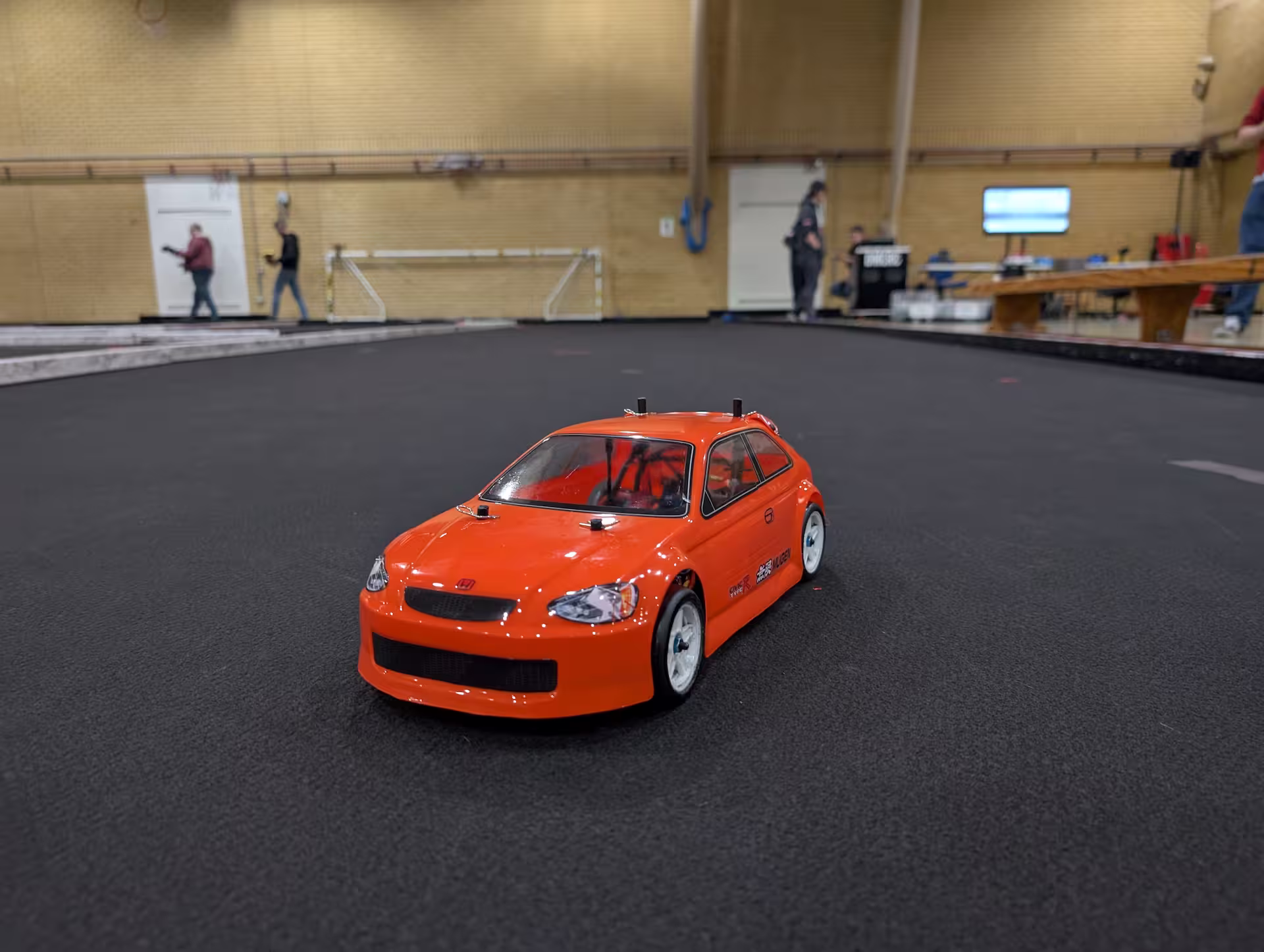 Tamiya M-08 on the track